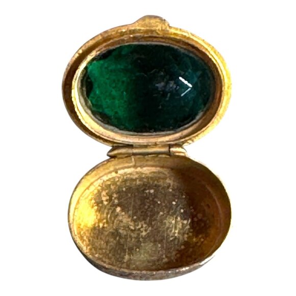 Antique Miniature Trinket Large Emerald Green Goldtone Filigree Ring Jewelry Box - Picture 12 of 12